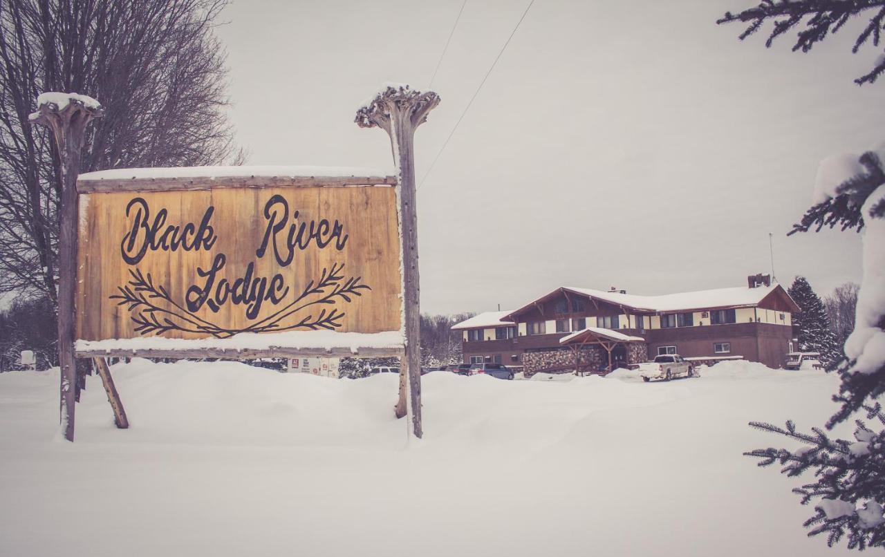 Black River Lodge Ironwood Exterior photo